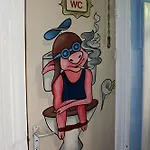 Flying Pig Uptown * Amsterdam