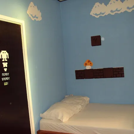 Flying Pig Uptown * Amsterdam