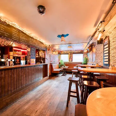 Flying Pig Uptown Amsterdam