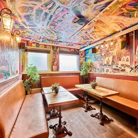 Flying Pig Uptown *