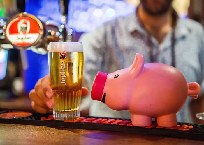 Flying Pig Uptown بيت شباب