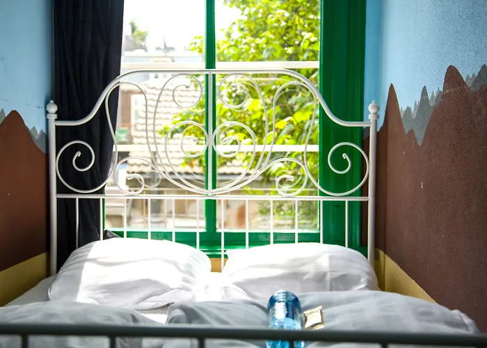 بيت شباب Flying Pig Uptown *