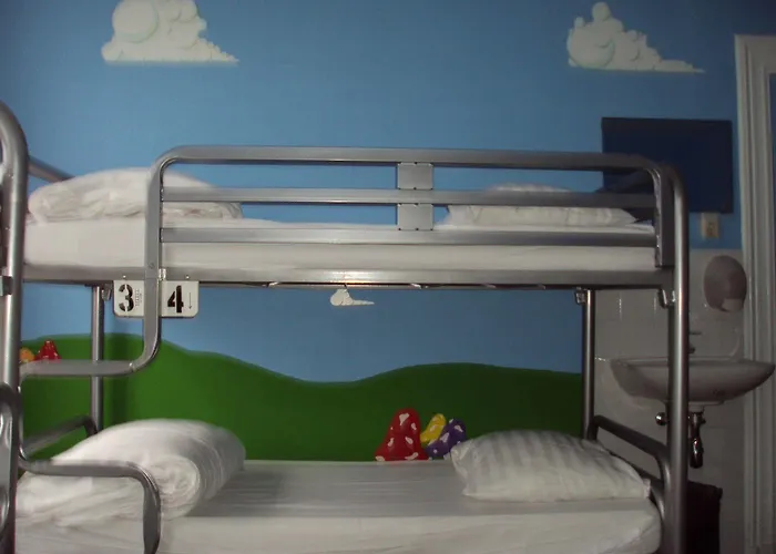 بيت شباب Flying Pig Uptown *