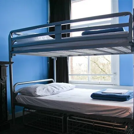 Flying Pig Uptown Hostel