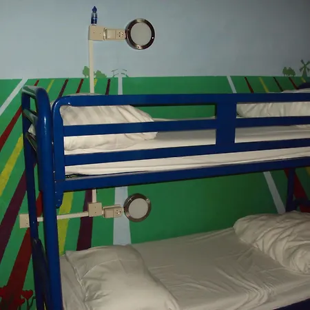 Flying Pig Uptown Hostel *